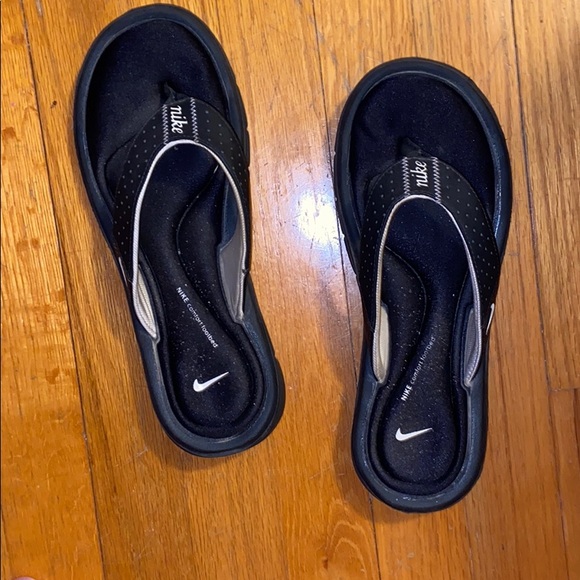 squishy nike slides